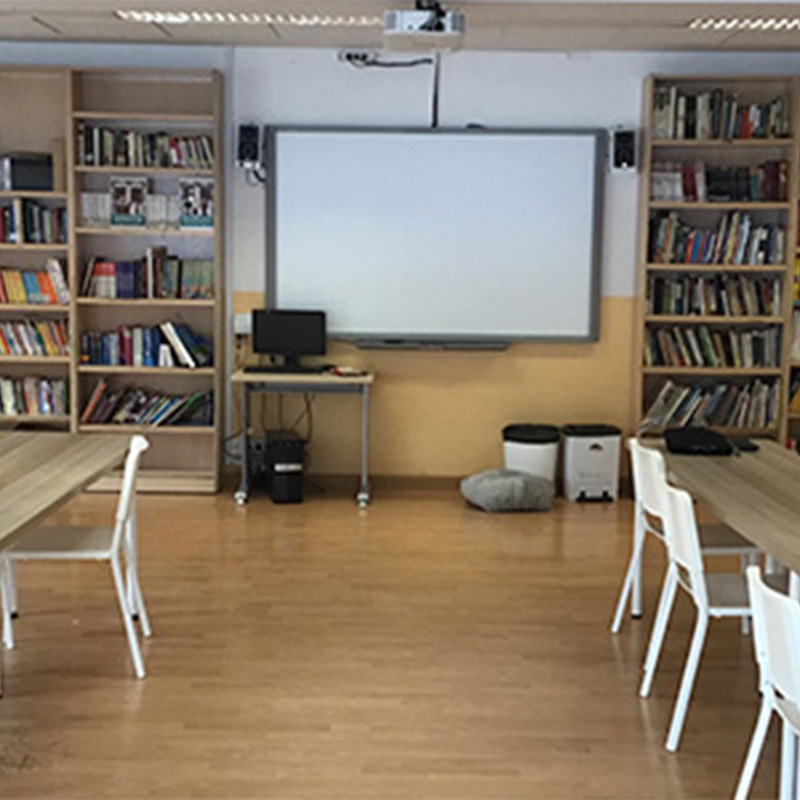 biblioteca-fondo-800x800 Biblioteca en alquiler del colegio Juan de Valdés en San Blas, Las Rosas, Madrid