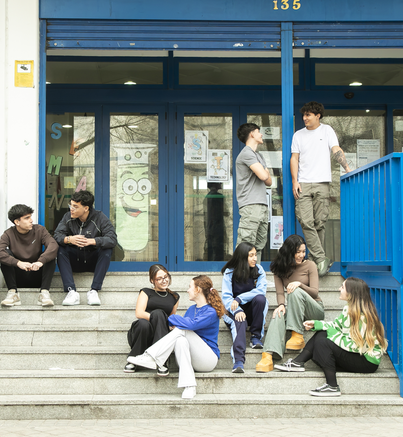 Alumnos de Juan de Valdés en la entrada