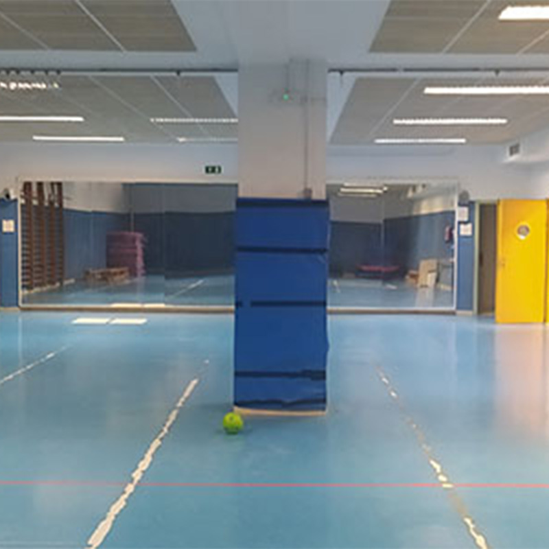 Alquiler del gimnasio pequeño del colegio Juan de Valdés de San Blás, Las Rosas, Madrid