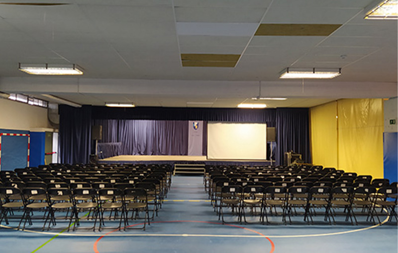 Gimnasio grande del colegio Juan de Valdés, en San Blas, Las Rosas, Madrid