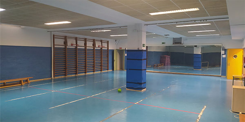 Alquiler del gimnasio pequeño del colegio Juan de Valdés de San Blás, Las Rosas, Madrid