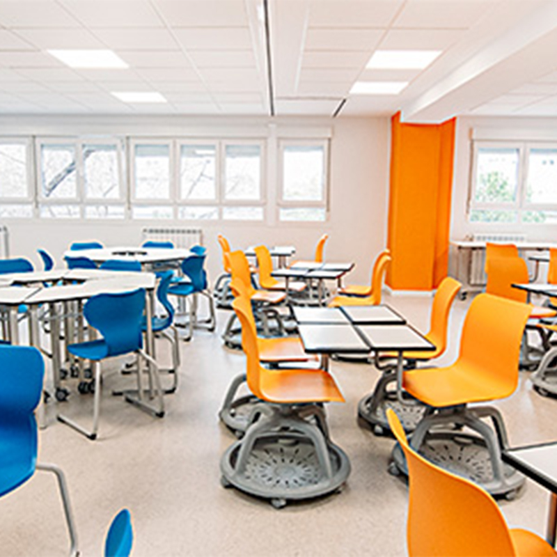 Sala diáfana en alquiler del colegio Juan de Valdés en San Blas, Las Rosas, Madrid