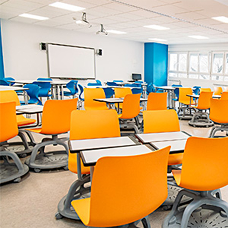Sala diáfana en alquiler del colegio Juan de Valdés en San Blas, Las Rosas, Madrid