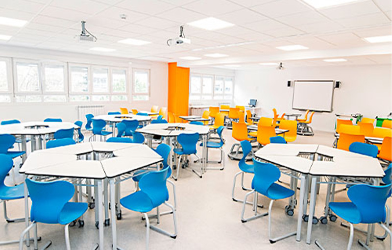 Sala diáfana del colegio Juan de Valdés, en San Blas, Las Rosas, Madrid