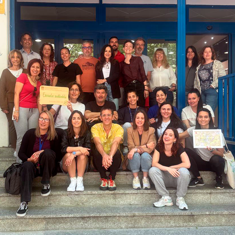 Parte del equipo docente y no docente del colegio Juan de Valdés